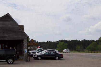 Sheldon's Motel and Restaurant - image 9