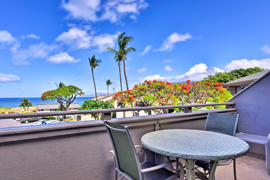 Bright Kihei Condo with Lanai and Pool - 100ft to Beach - main image