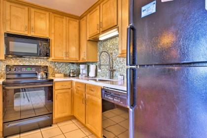 Bright Kihei Condo with Lanai and Pool - 100ft to Beach - image 10