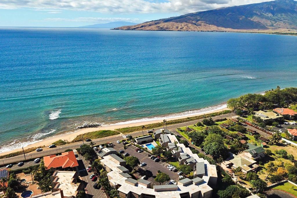 Bright Kihei Condo with Lanai and Pool - 100ft to Beach - image 2