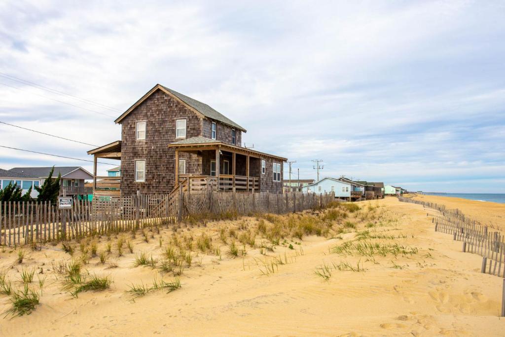 4020 - Gardners Hut - main image