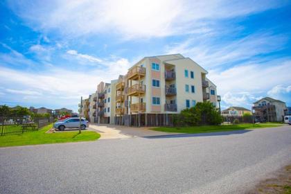 SDV102 - A Block to the Beach - image 13