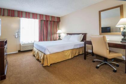 Days Inn by Wyndham Killeen Fort Hood - image 8