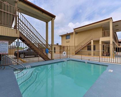 Econolodge Killeen - image 14
