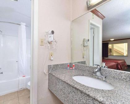 Econolodge Killeen - image 8