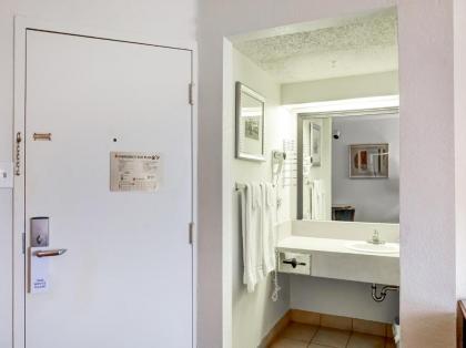OYO Hotel Killeen East Central - image 15