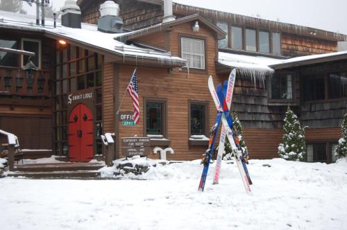 Summit Lodge - main image