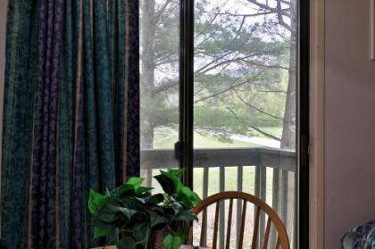 Cedarbrook Standard Hotel Room 201 - image 5