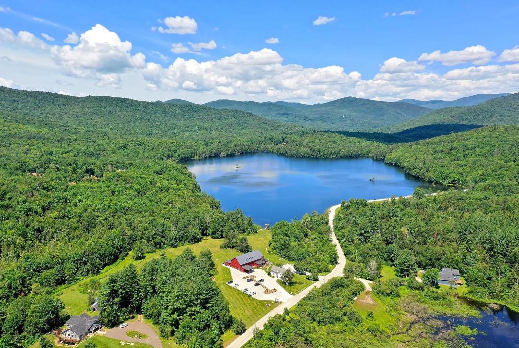 Mountain Meadows Lodge - main image