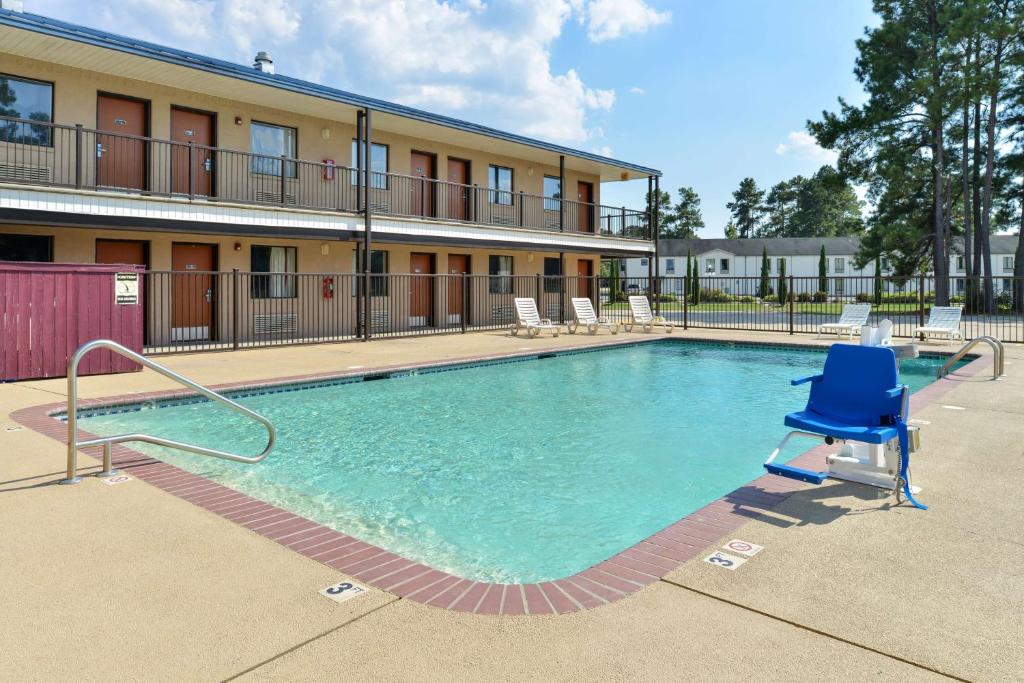 Americas Best Value Inn Kinder - main image