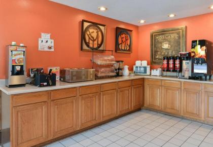 Americas Best Value Inn Kinder - image 10