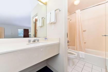 Americas Best Value Inn Kinder - image 13