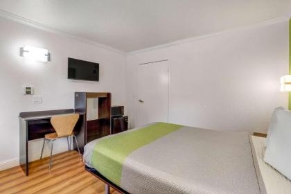 Motel 6-King City CA - image 10