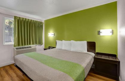 Motel 6-King City CA - image 11