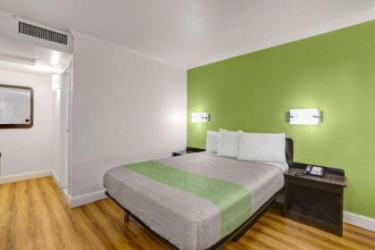 Motel 6-King City CA - image 14