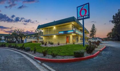 Motel 6-King City CA - image 2