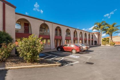 Hotel in King City California