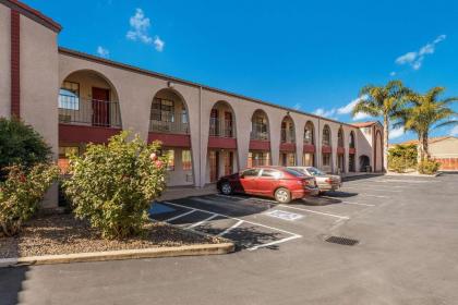 Quality Inn Near Fort Hunter Liggett - image 1