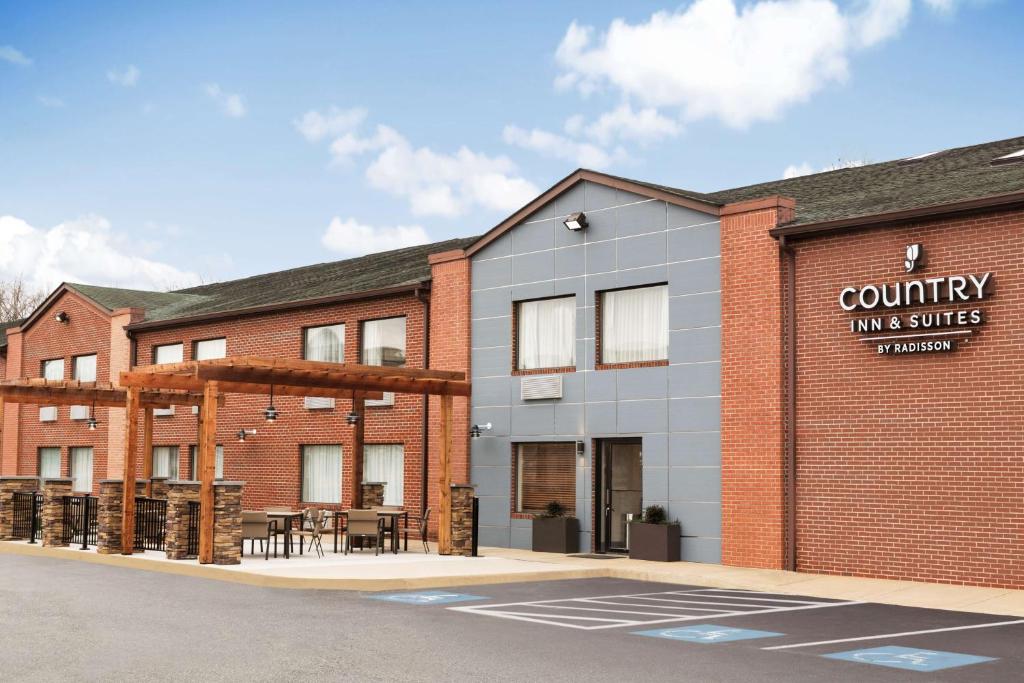 Country Inn & Suites by Radisson Dahlgren VA - main image