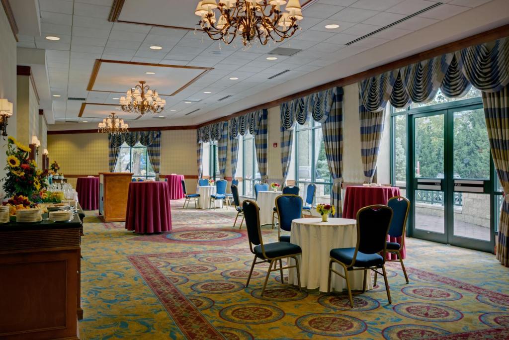 Crowne Plaza Hotel Philadelphia - King of Prussia an IHG Hotel - image 7