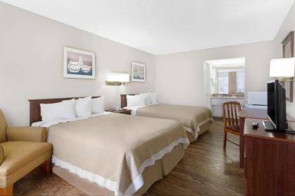 Days Inn by Wyndham Kingman West - image 2