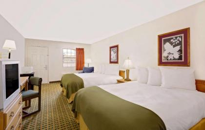 Silver Queen Inn - image 2