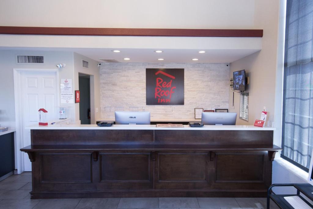 Red Roof Inn Kingman - image 2