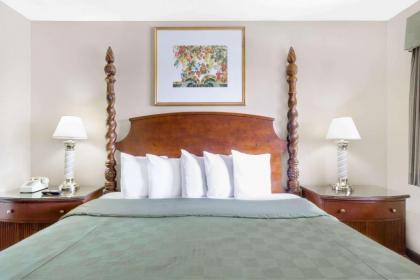 Days Inn by Wyndham Kingman East - image 3