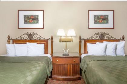 Days Inn by Wyndham Kingman East - image 4