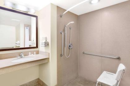 Days Inn by Wyndham Kingman East - image 7