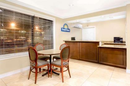 Days Inn by Wyndham Kingman East - image 9