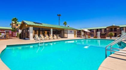 Best Western Plus King's Inn and Suites - image 5