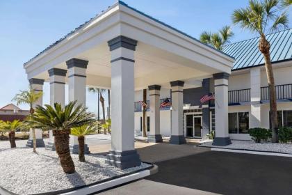 Days Inn by Wyndham Kingsland GA - image 8