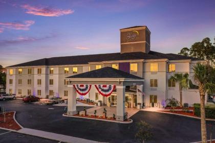 Sleep Inn  Suites by Choice Hotels I 95 Newest in Kingsland 40 Item Hot Breakfast Sparkling Saltwater mineral Pool open until 12 midnight Georgia