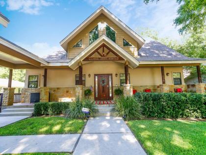 Lake LBJ Waterfront House w Private Boat Slip Swimming Area with Steps to the lake Texas