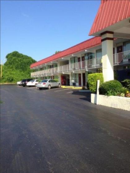 Super 8 by Wyndham Kingsport /I-81 - image 12