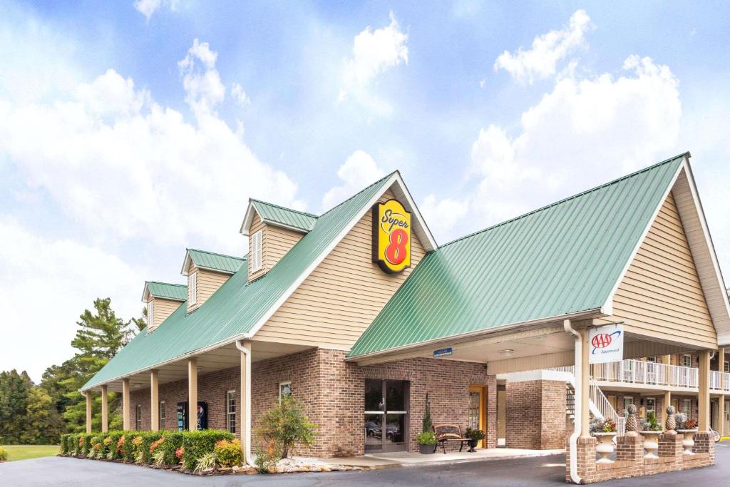 Super 8 by Wyndham Kingston - main image