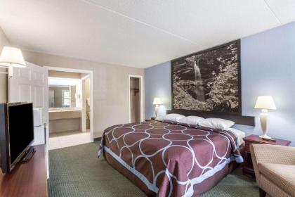 Super 8 by Wyndham Kingston - image 11