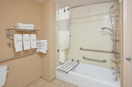 Hampton Inn Kingston - image 9