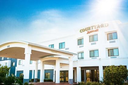 Courtyard by marriott Kingston Kingston