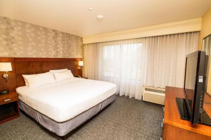 Courtyard by Marriott Kingston - image 3