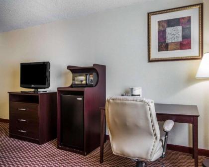 Quality Inn and Suites Kingston - image 9
