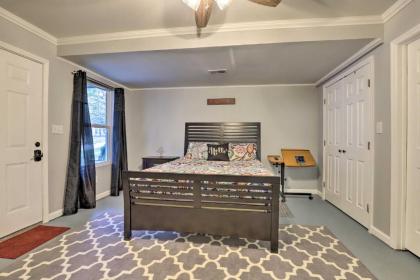 Apt with Shared Pool - 23 Miles to LakePoint! - image 14