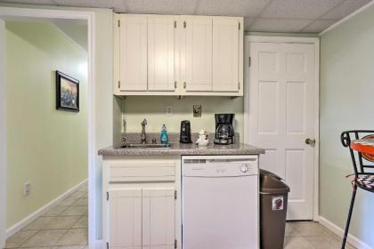 Apt with Shared Pool - 23 Miles to LakePoint! - image 7