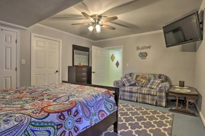 Apt with Shared Pool - 23 Miles to LakePoint! - image 8