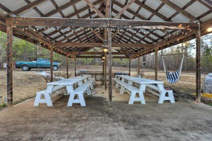 Apt with Shared Pool - 23 Miles to LakePoint! - image 9