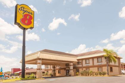 Super 8 by Wyndham Kingsville Kingsville