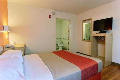 Motel 6-Kingsville TX - image 14