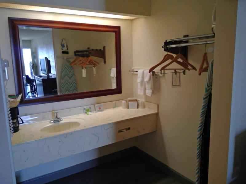Americas Best Value Inn Kinston - image 4