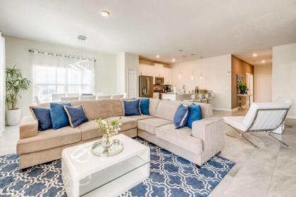 Storey Lake   New 5 bedrooms Villa